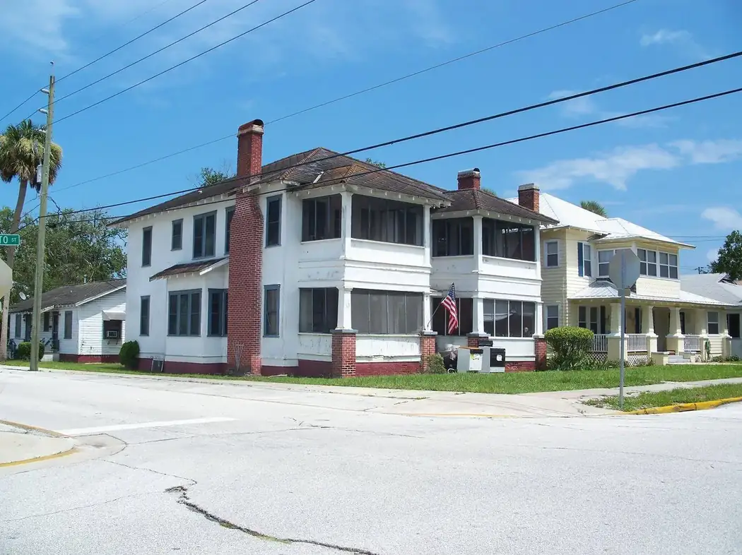 Railroads, Growth, and the Modern Town